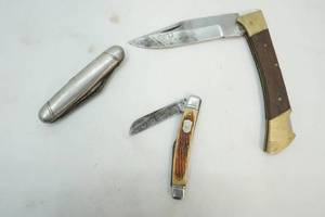 Folding knives