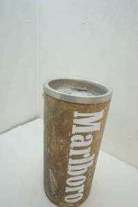 Marlboro ash can