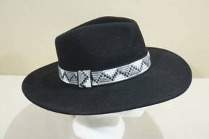 lot 43 image: Universal Thread Wide Brim Adjustable Hat -Black