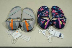 lot 46 image: 2 Pairs KoziKicks -Size Small