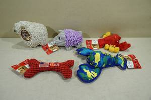 lot 87 image: 5 New Petlou Dog Toys
