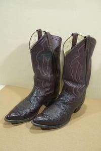lot 114 image: Tony Lama Pointed Toe Cowboy Boots -Size 11D