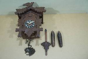 lot 130 image: Vintage Cuckoo Clock - Appears German