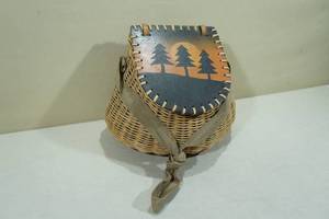 lot 139 image: Painted Wood Top Wicker Fishing Creel