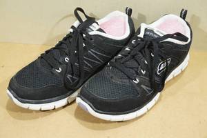 lot 195 image: Skechers Memory Foam Shoes - Womens 9.5