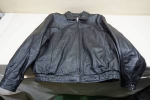 lot 219 image: Wilsons Leather Black Jacket - Mens XL