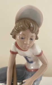 lot 57 image: Lladro Little Leaguer Catcher Figurine