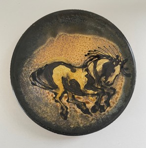 lot 65 image: Horse Themed Pottery by Morris Pottery