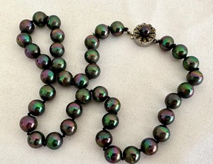 lot 44 image: Vintage Faux Pearl Majorica Necklace