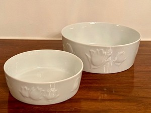lot 134 image: Two Pieces of Blok Spal Dishes