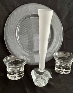 lot 107 image: Fun Decorative Glassware Items