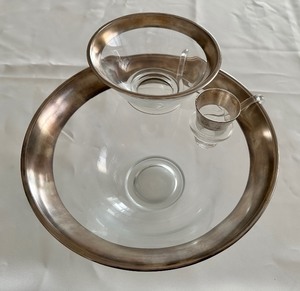 lot 149 image: Mid Century Dorothy Thorpe Silver Banded Chip and Dip Set