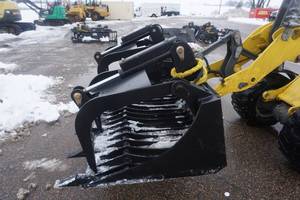 Brand New Made In America Universal Mount Bobcat Skid Loader Skid Steer Heavy Duty 72 Rock Grapple With Teeth