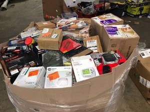 lot 1 image: Gaylord of Misc Items Various Items Models and Conditions Customer Returns See Pictures