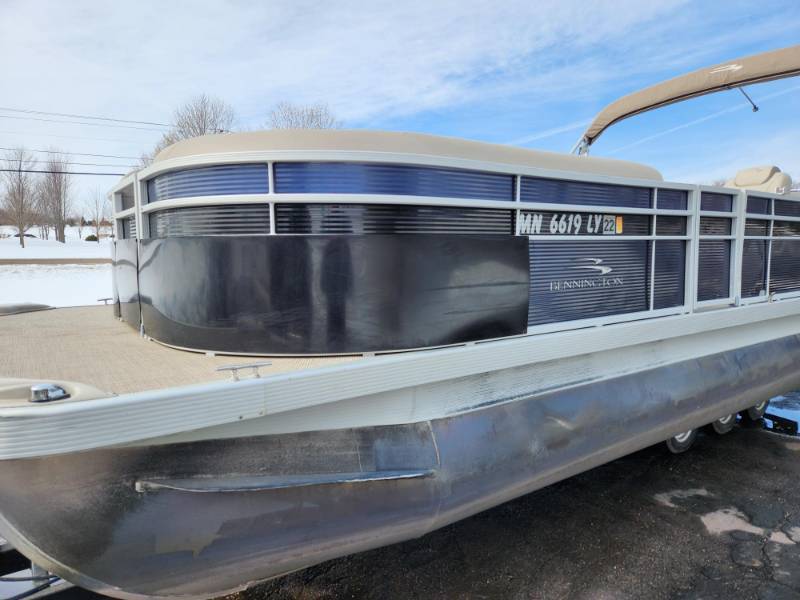 lot 6 image: 2020 Bennington 25 GSR Tri Toon