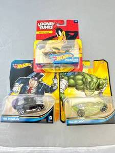 Hot Wheels Daffy Duck, Killer Croc, Penguin Cars