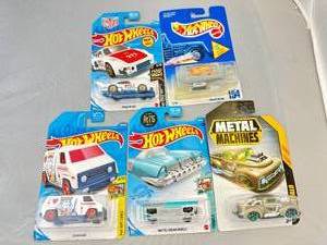 Lot of 5 Diecast Hot Wheels