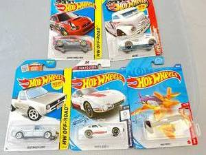Lot of 5 Diecast Hot Wheels