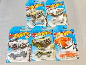 Lot of 5 Diecast Hot Wheels