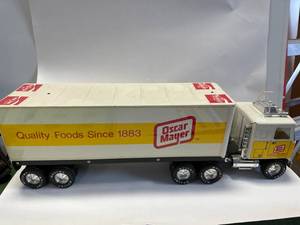 Vintage Nylint Oscar Meyer Semi Truck 21 Inch