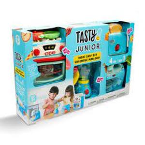 lot 16 image: Tasty Junior 4-IN-1 Mini Chef Set (3 Years)