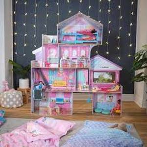 lot 47 image: Ultimate Slumber Party Mansion