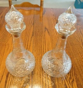 2 glass decanters with cork glass, stoppers mint condition. Bottom marked R - 105 585 S.