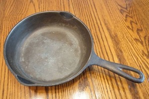 Wagner Ware Cast Iron Fry Pan Skillet 8 inch