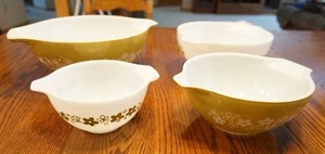 Pyrex Cinderella Mixing Bowl Set