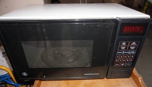GE microwave oven