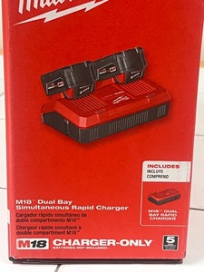 Milwaukee 48-59-1802 M18 Dual Bay Simultaneous Rapid Charger
