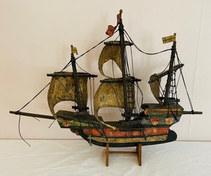 lot 25 image: Vintage Ship Replica