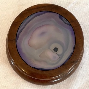 lot 33 image: Brazilian Agate Accented Wooden Trinket Box
