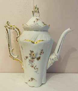 lot 87 image: Vintage Coffee Pot, Creamer and Sugar Vessels