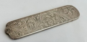 lot 22 image: Vintage Sterling Silver Foldable Comb