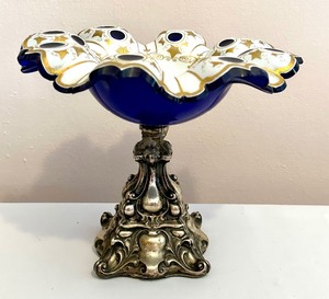 lot 6 image: Beautiful Vintage Colblt Blue Compote