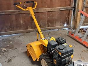 lot 197 image: Cub Cadet RT 65 Dual Direction Tines 21AB45M8756 20 Gas Garden Tiller