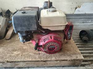 lot 20 image: 11.0 Honda motor with water pump