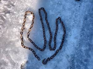 lot 28 image: 12 chain
