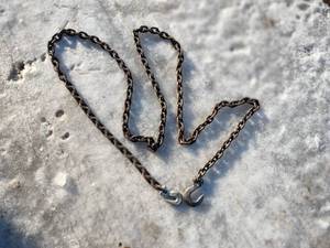 lot 32 image: 38 chain