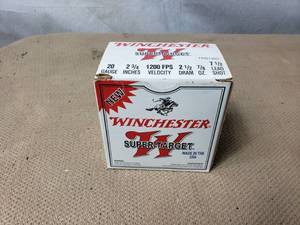 Box of 20 Gauge Winchester Super Target 2 34 Inches, 7 12 Lead Shot