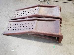 lot 5 image: Pair of Car Ramps