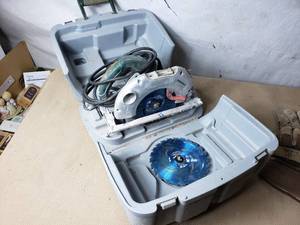 lot 10 image: Masterforce Circular Saw
