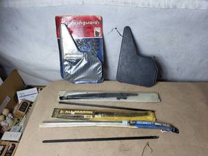 lot 11 image: Splashguards and Window Wipers