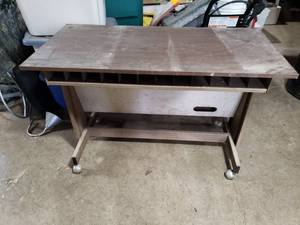 lot 34 image: Shop Table on Wheels