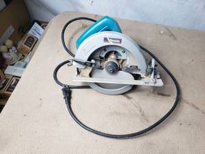lot 51 image: Makita Circular Saw