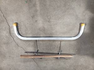 lot 68 image: Extension Ladder Stand Off Bracket and Jig