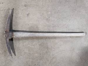 lot 72 image: Pick Axe