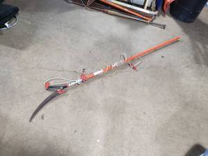 lot 89 image: Extending Pole Saw