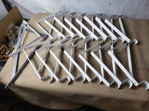 lot 111 image: Shelf Brackets